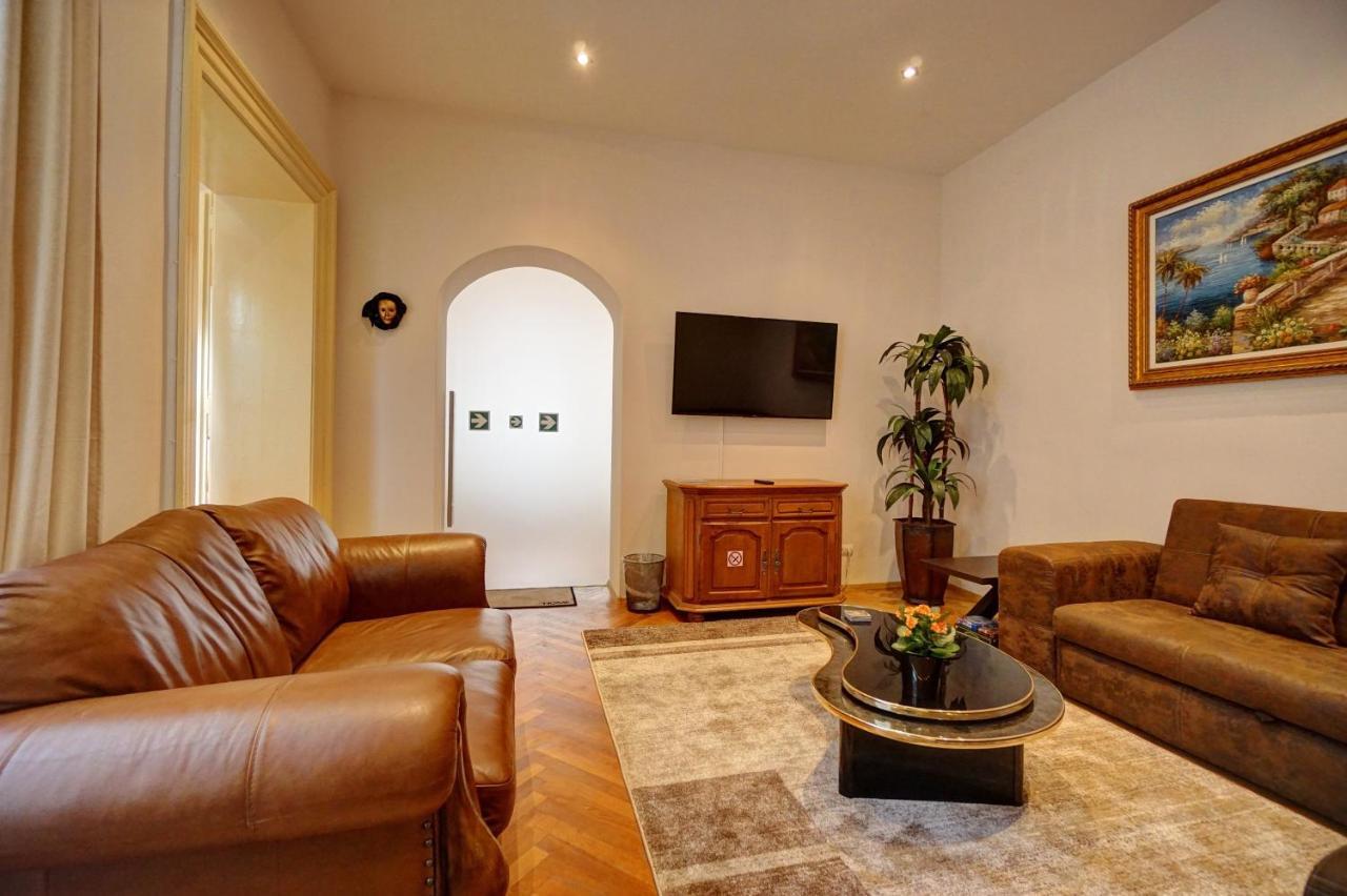 Casa De Vis, Brasov Old City Centre Apartment ภายนอก รูปภาพ
