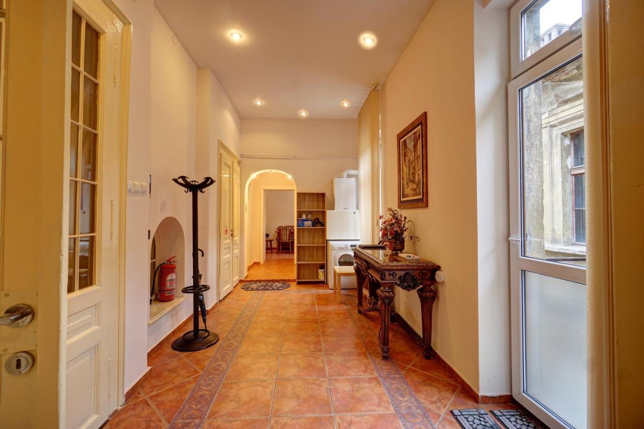 Casa De Vis, Brasov Old City Centre Apartment ภายนอก รูปภาพ
