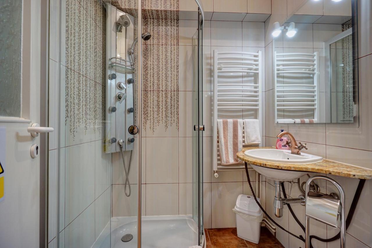 Casa De Vis, Brasov Old City Centre Apartment ภายนอก รูปภาพ