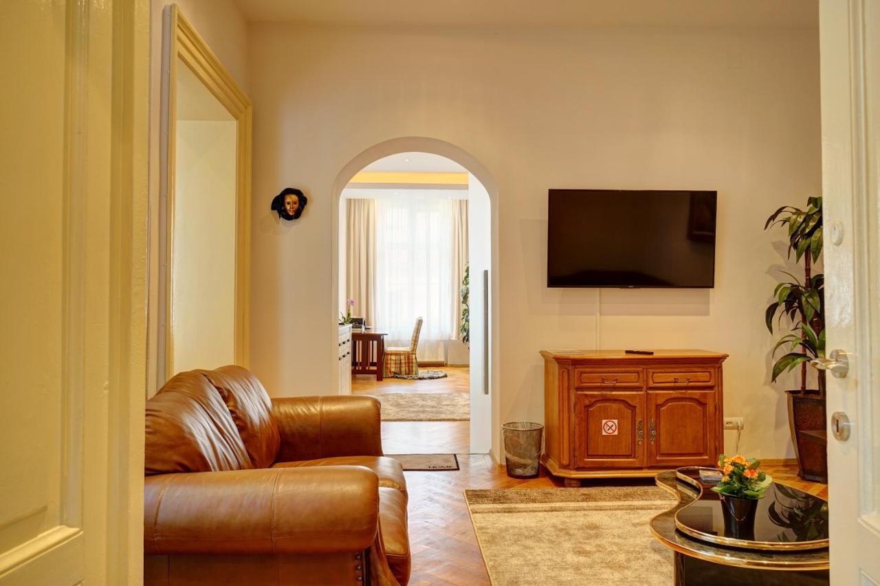 Casa De Vis, Brasov Old City Centre Apartment ภายนอก รูปภาพ